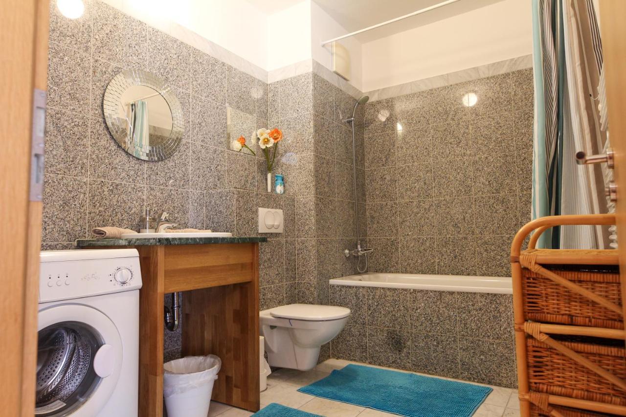 Artemisia Luxury Apartments Balcony บูดาเปสต์ ภายนอก รูปภาพ